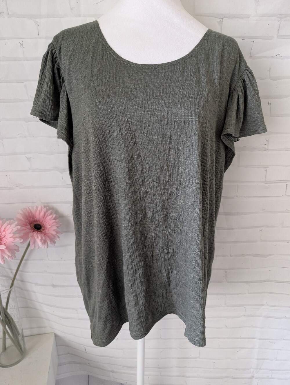NWT Max Studio Olive Green Textured Short Sleeve Top